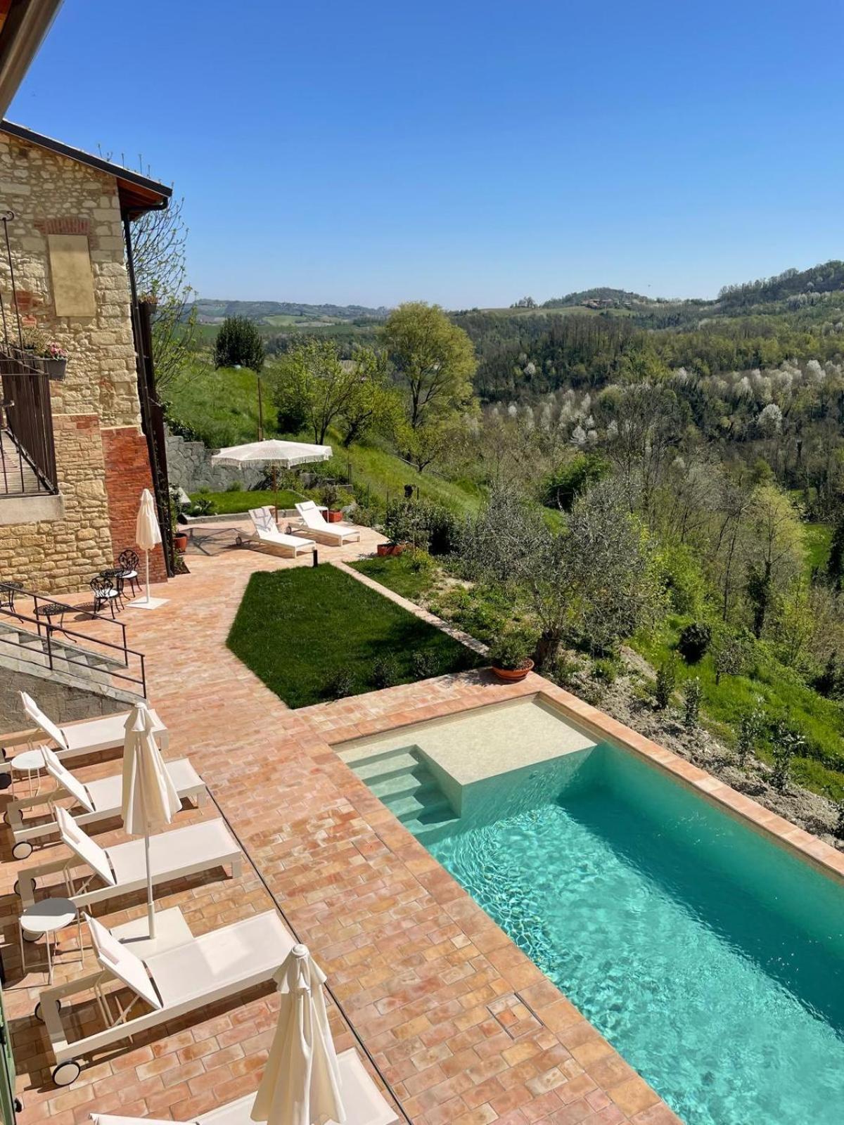 Отель Relais Dal Cavaliere Castellino  Экстерьер фото